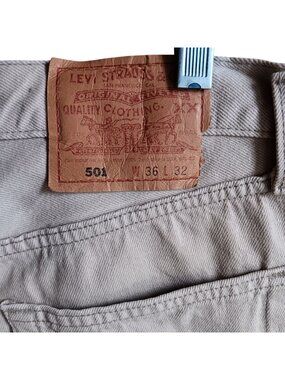 Levi's 501 Jeans 34x31 Fit  Vintage Men's 1990's Sand Denim Made USA Buttonfly